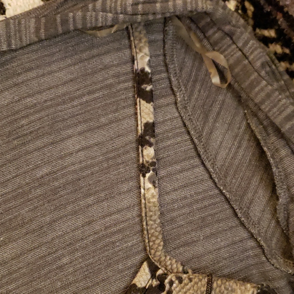 Shirt - Picture 3 of 4